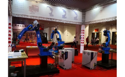 工業(yè)機(jī)器人的關(guān)鍵技術(shù)及應(yīng)用趨勢